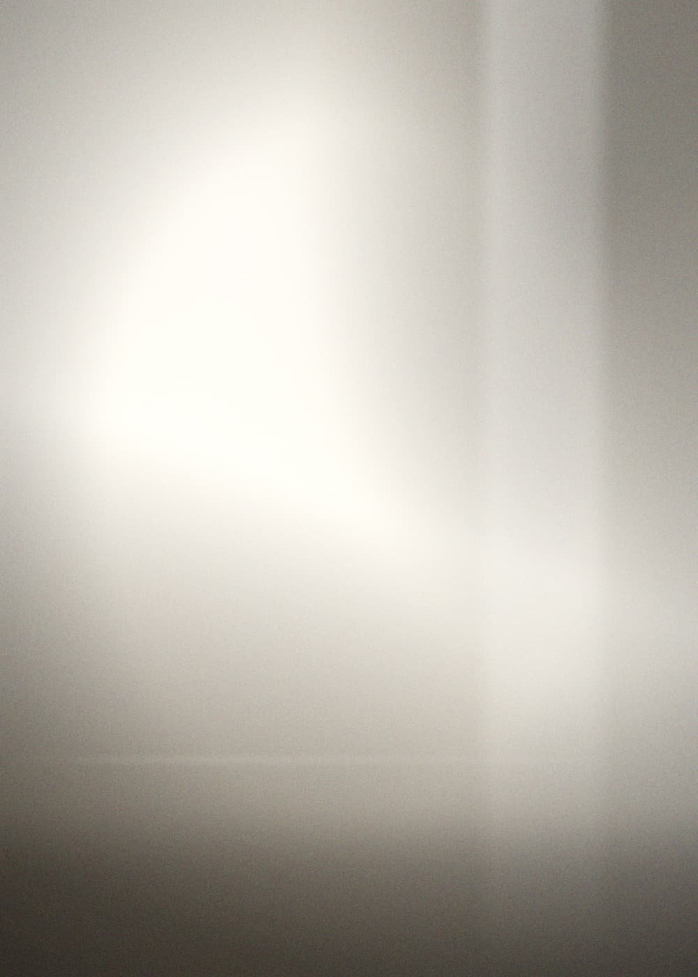 Fenêtre à petits carreaux, contre-jour